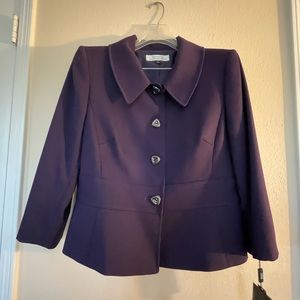 Tahari Levine - Liam